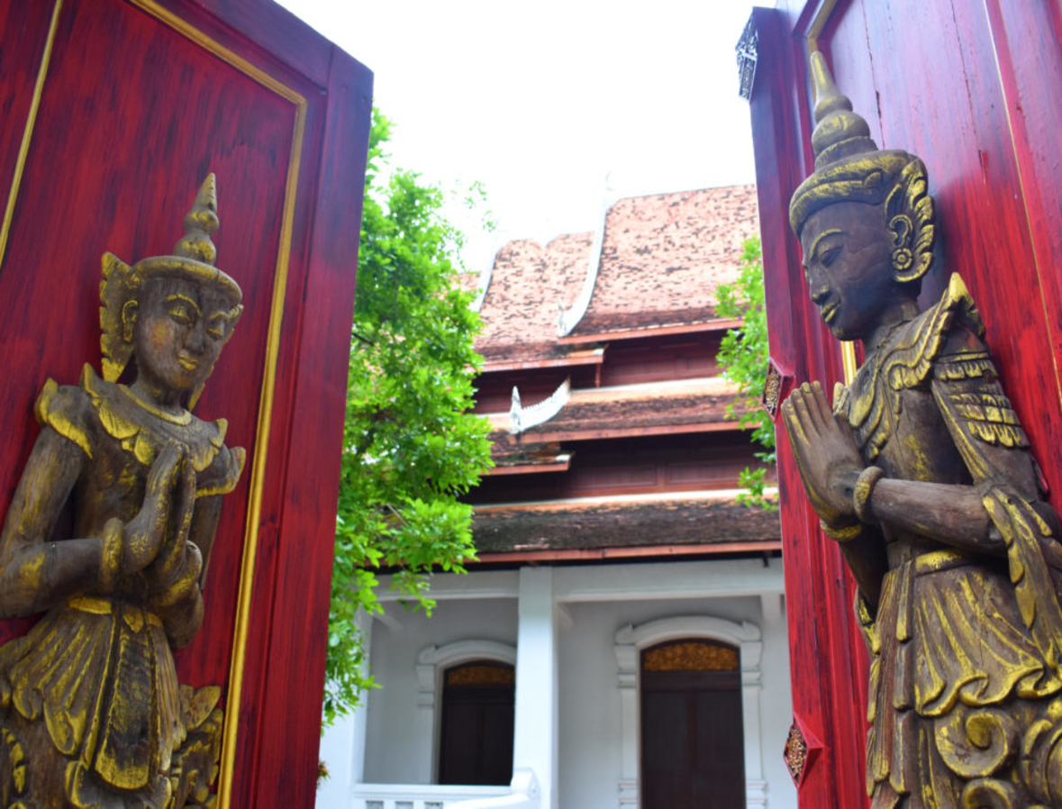 Temples, Elephants & The Dhara Dhevi Kingdom: Your Guide To Chiang Mai